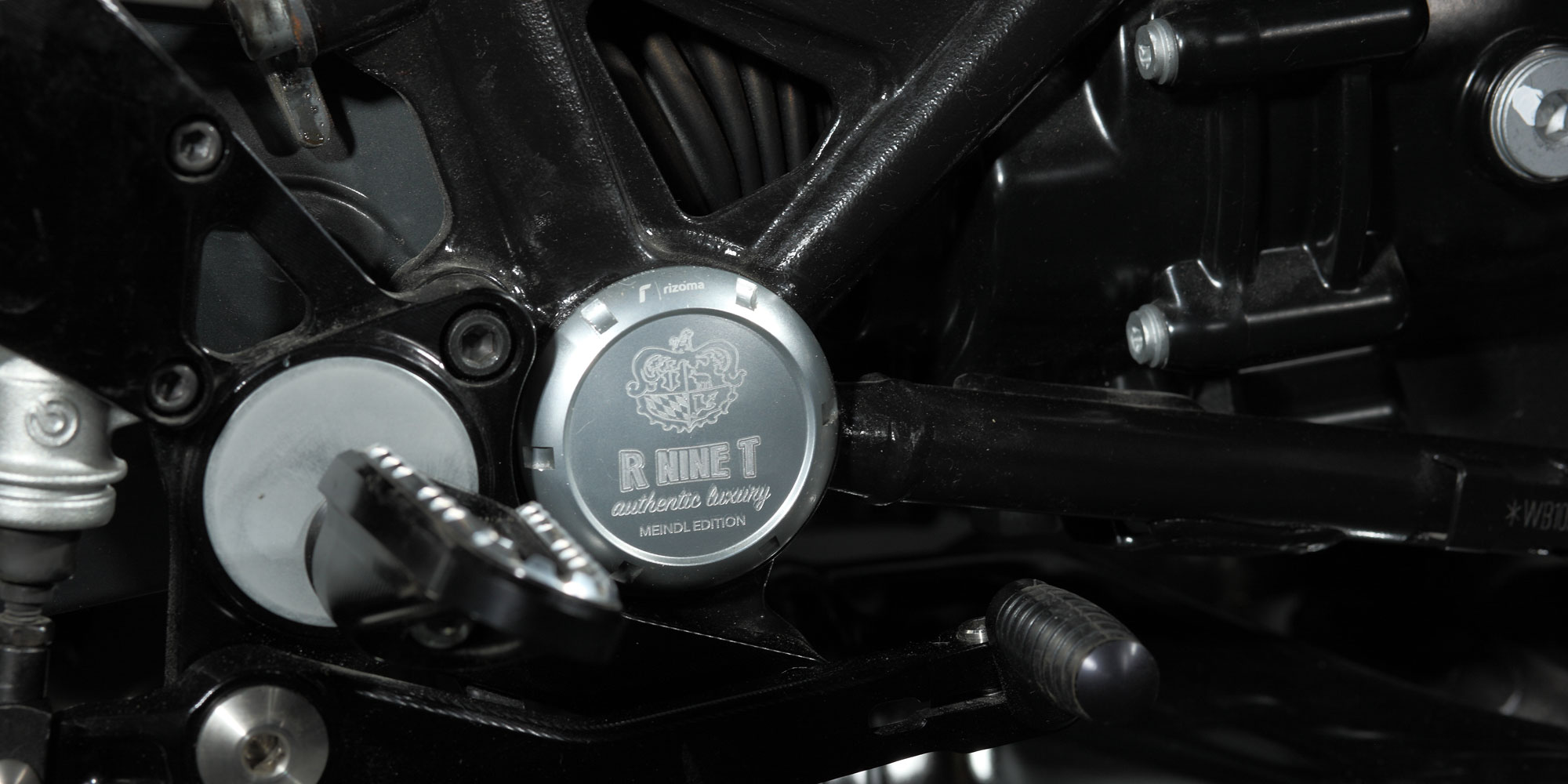BMW R9T