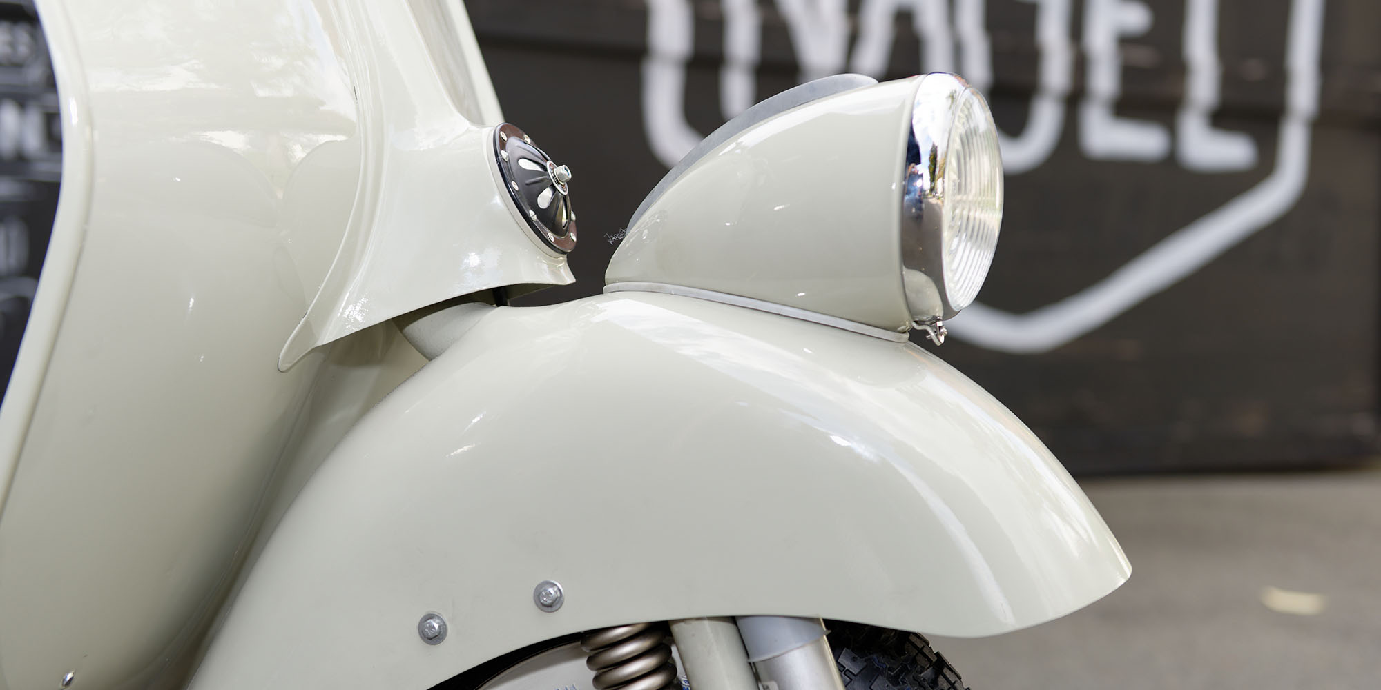 Vespa Faro Basso