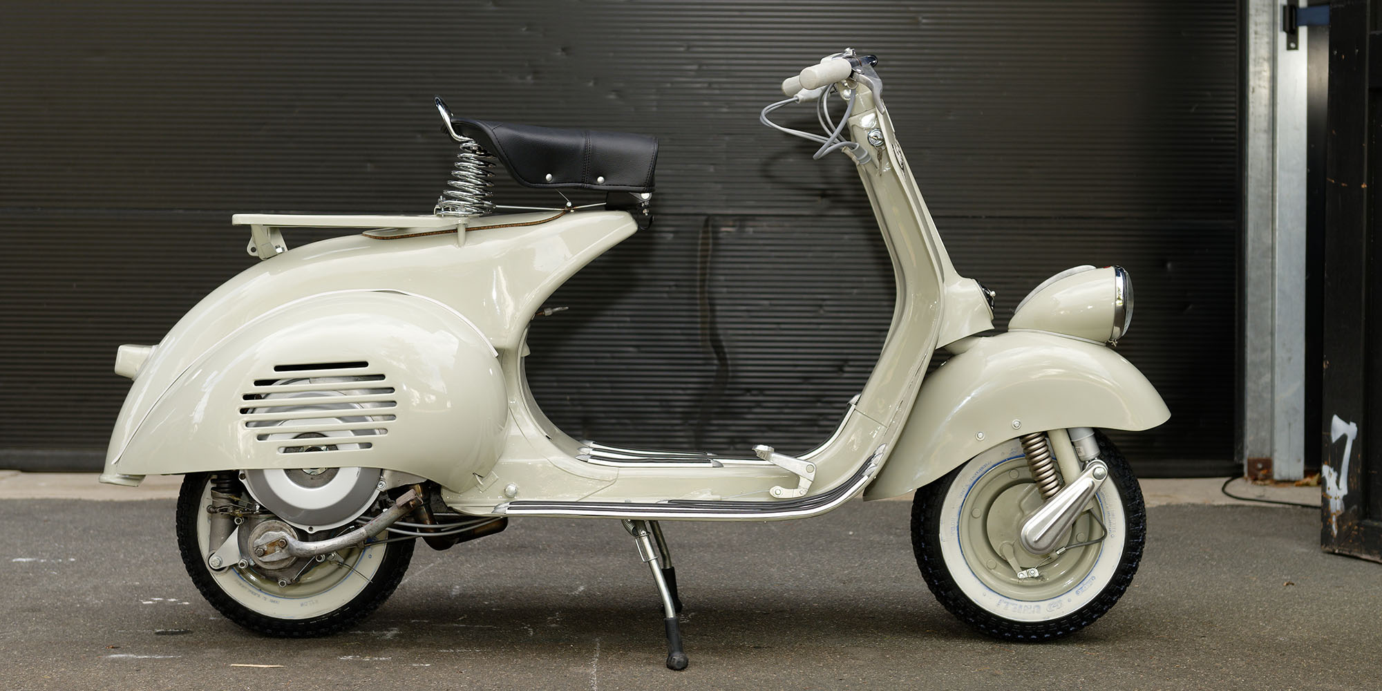 Vespa Faro Basso